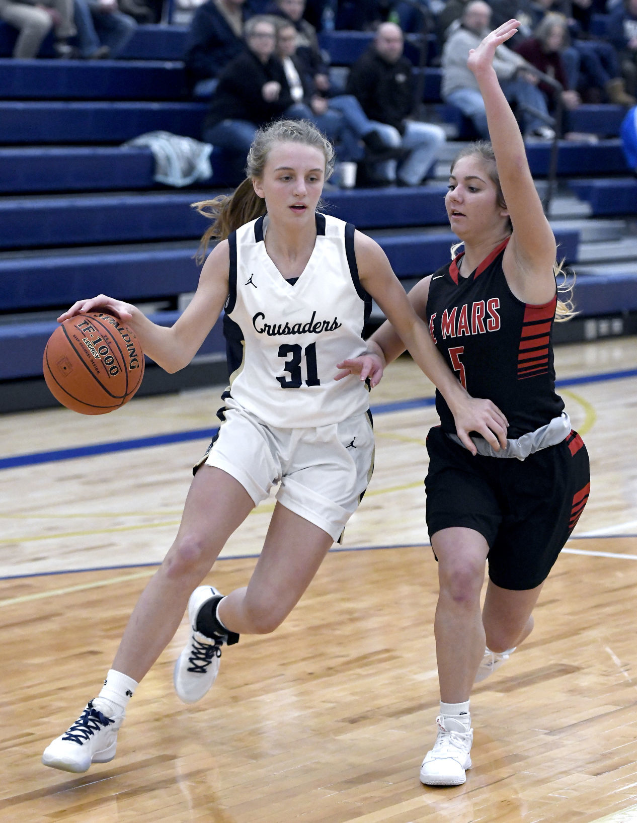 Heelan hosts Le Mars girls basketball